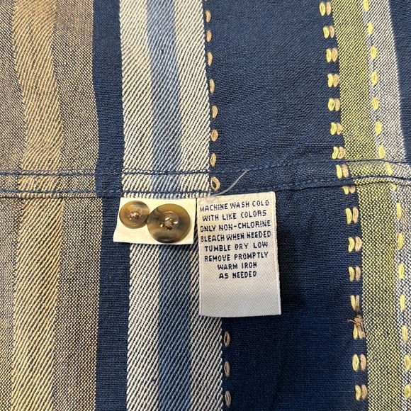 Vintage Woman’s zip up top - Picture 7 of 7